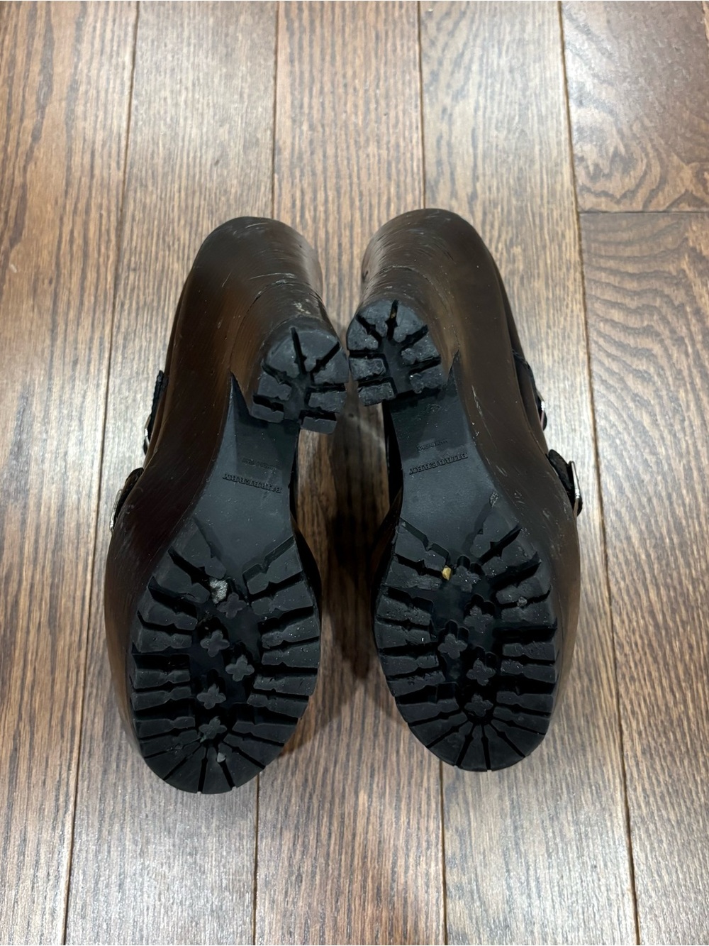 Authentic Burberry heels - Picture 9 of 9